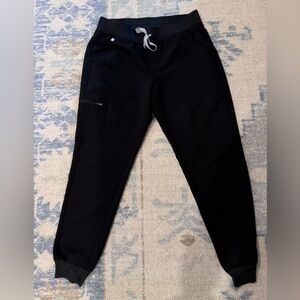 FIGS scrub pants size M. Worn once black joggers